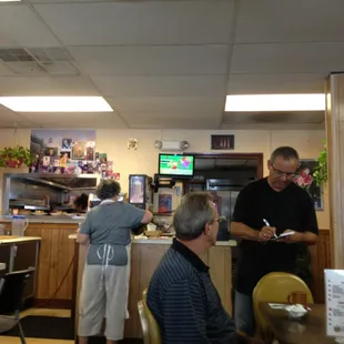 diners waiting for customers