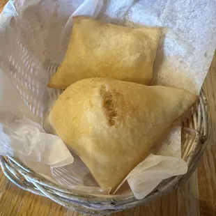 Sopapilla super fresh! If you don't eat them with your meal, ask for them 2B served later