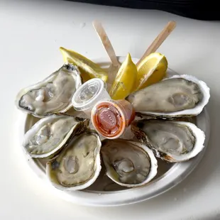 Perfectly shucked, perfectly fresh, briny oysters on the half shell at Pete's Clam Stop. Perfection!