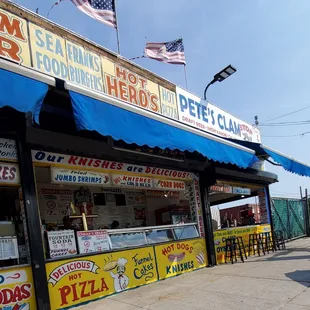 the outside of a restaurant