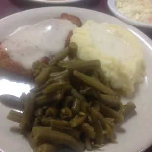 Pork tenderloin, mashed potatoes and green beans