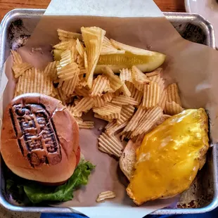 Grilled Chicken Sandwich at Pete's Garage