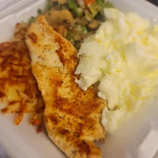 Grilled chicken with sautéed veges eggwhites and hashbrowns