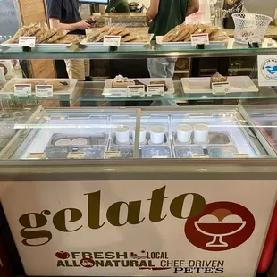 Gelato and other desserts