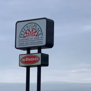 a sign for pete&apos;s place