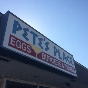 This place was super fast to serve, clean, and the food is great five stars
