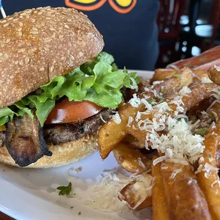 Lunch Classic Pete's Burger