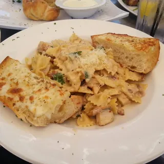 Chicken Gorgonzola Bowtie