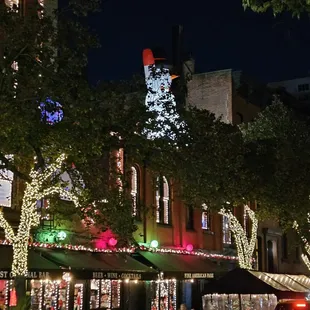 Pete's Tavern is ready to celebrate Christmas.