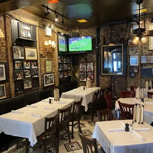 Dining room in back.