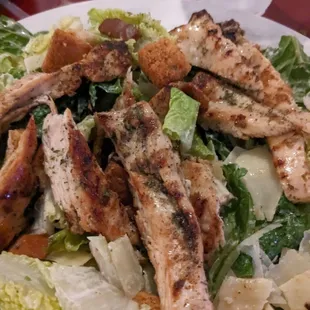 Caesar salad with grilled chicken