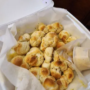 Garlic knots