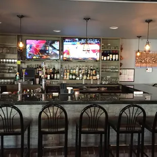Petie&apos;s serves select craft beers you can&apos;t find anywhere else in Deale!