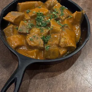 Beef tongue in tomato sauce $18