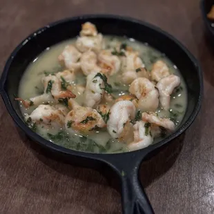 Shrimp in a garlic sauce $18