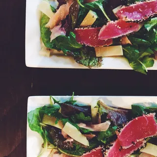 Japanese Seared Tuna Salad