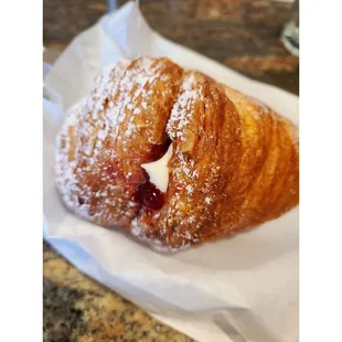 Raspberry marscapone cruffin