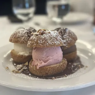 Profiteroles