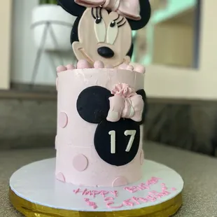 Minnie Mouse Cake