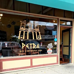 the outside of the restaurant