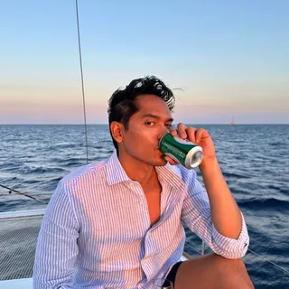 Niño B.