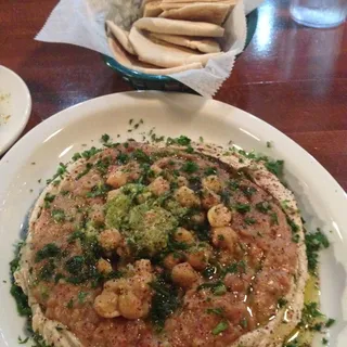 Hummus with Foule
