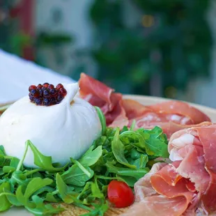 Burrata and prosciutto IG: Lunchwithlaur
