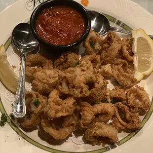 Fried calamari with marinara sauce