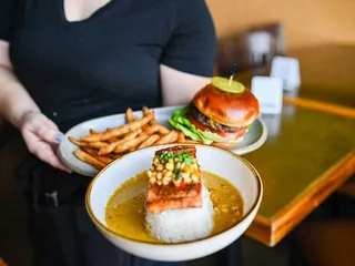 Wiki's Wine Dive & Grill