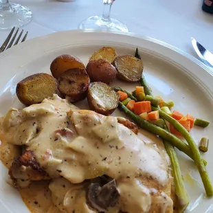 Smothered artichoke chicken