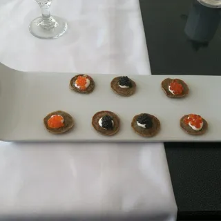 CAVIAR BLINIS