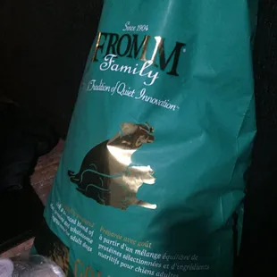 High quality dog food! Available in many different sizes and varieties. From an American family owned farm.