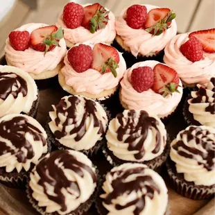 cupcakes, food, dessert