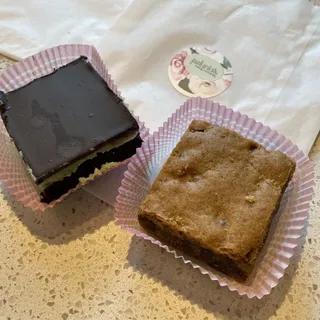 Salted Caramel Cookie Bar