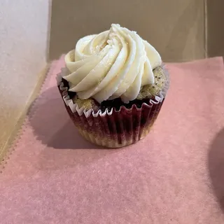 Lemon Blackberry Poppy Seed Babycake (cupcake)