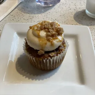 Caramel Apple Crisp Babycake (cupcake)