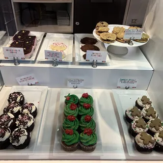 Pumpkin Spice Babycake (cupcake)