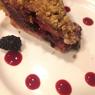 Bumble Berry Peach Pie-slice