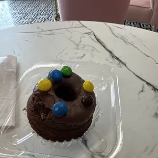 Brownies cookie. It's ok. I think it would have tasted better if it was warm and they don't offer it.