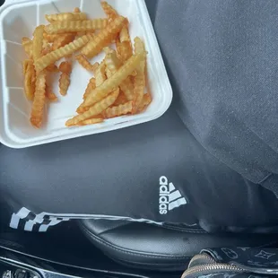 This is the amount of fries that they gave me when I lifted up the gyro smh...
