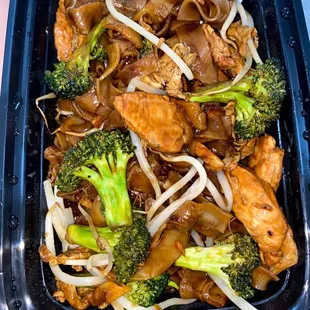 Pad See-Ew Noodles Dinner
