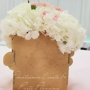 We offer custom designed center pieces.