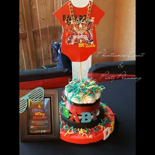 Graffiti themed baby shower. Custom art work and centerpieces done by Phantasmic Events and Party Planning