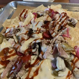 Great spot for a brew and great food.  Ordered the loaded nachos - hit the spot.