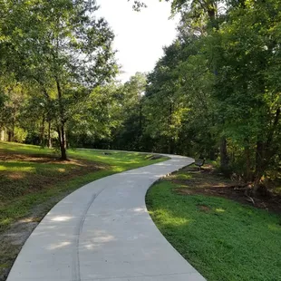 Clean paths and wonderful scenery. I think I like this place.