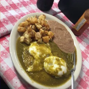 Huevos Enchilados