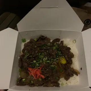 Gyudon (Japanese Beef Bowl)