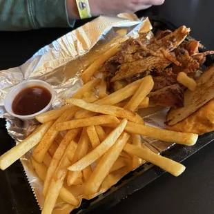 Pulled Pork Sandwich w/ Fries