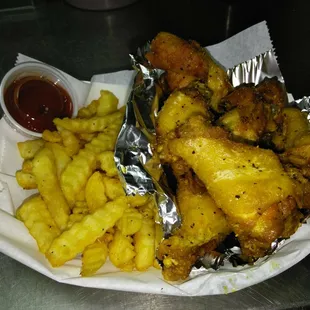 chicken wings and fried chicken, food