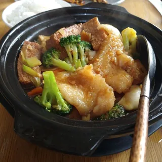 Seafood Claypot with Tofu